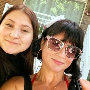 Meet your Posher, Véronique